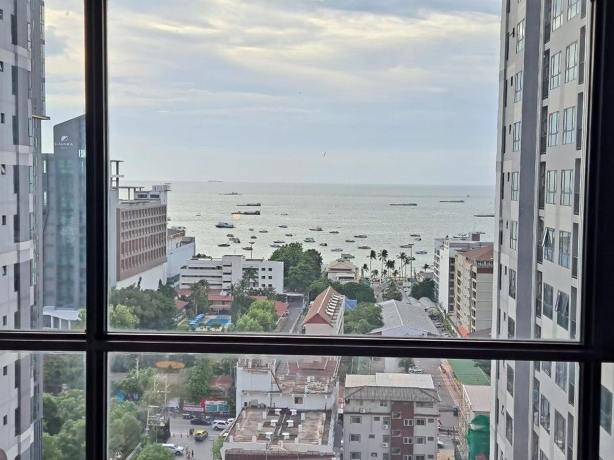 The Base Central Pattaya By Mickey Exterior foto