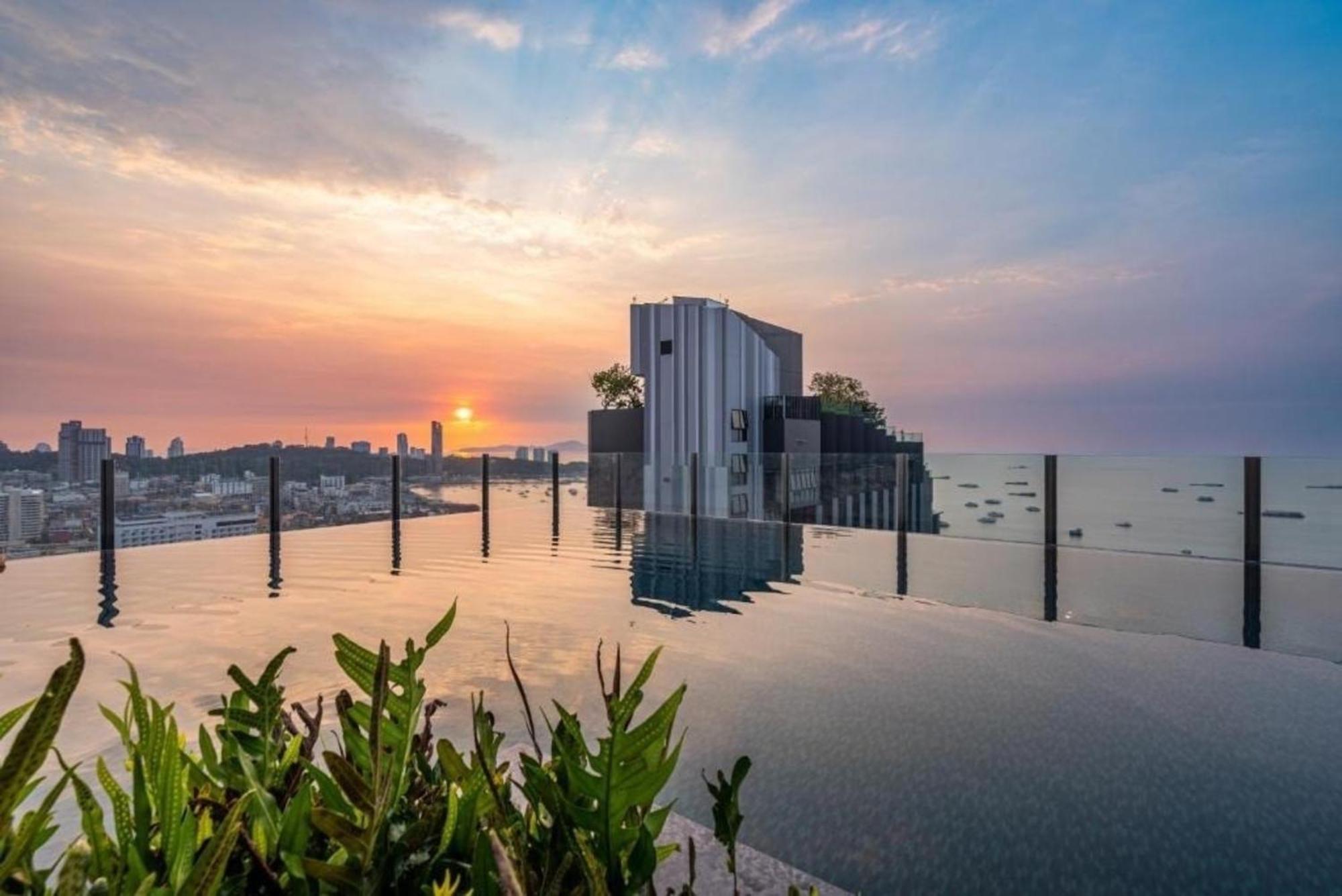 The Base Central Pattaya By Mickey Exterior foto