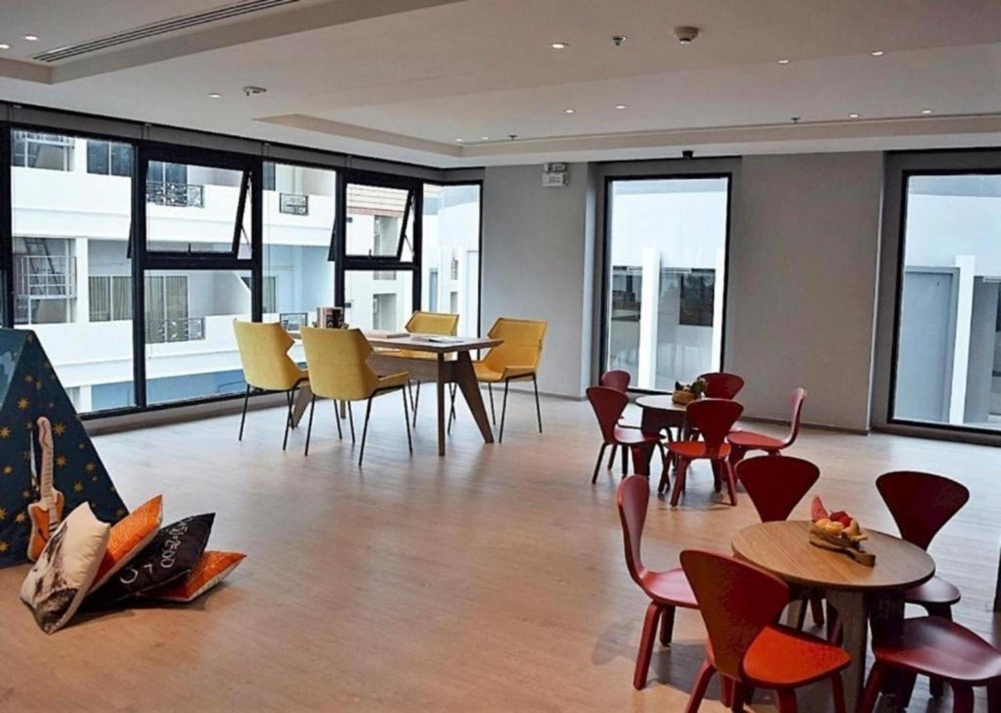 The Base Central Pattaya By Mickey Exterior foto